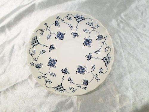 Myott Finlandia porcelain  saucer - quite nice - Bid now !!